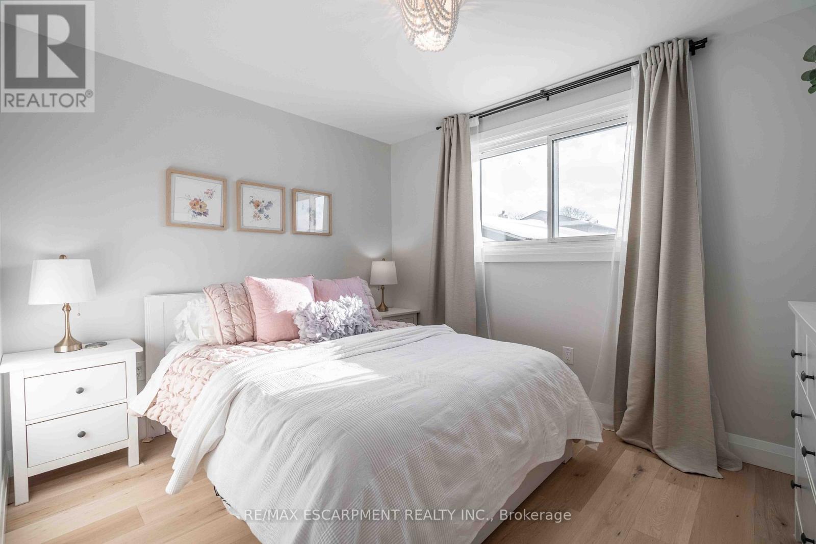 34 William Johnson Street, Hamilton, Ontario  L8J 1B6 - Photo 12 - X12718710