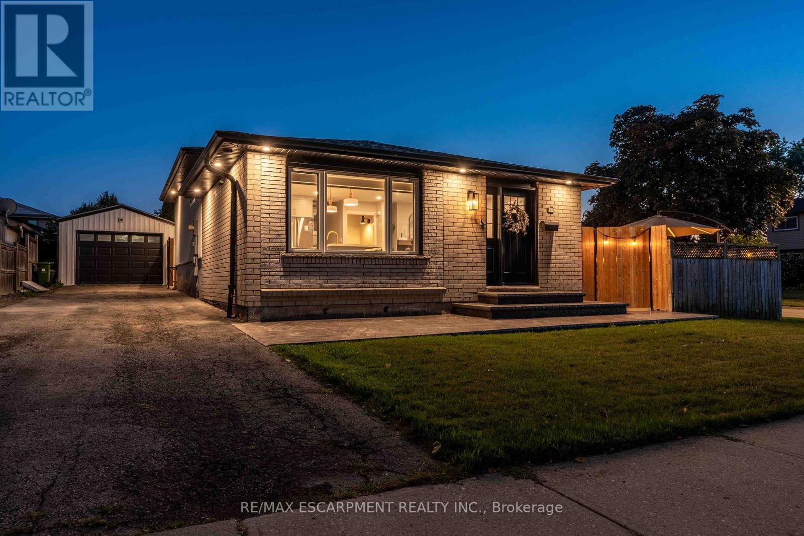 34 William Johnson Street, Hamilton, Ontario  L8J 1B6 - Photo 2 - X12718710