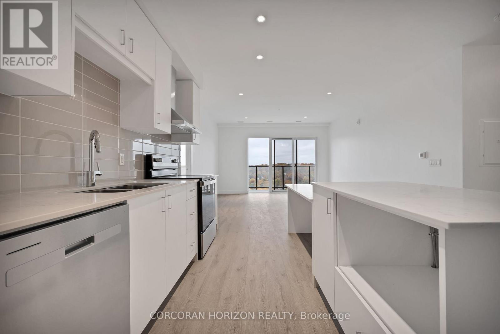 1904 - 15 Glebe Street, Cambridge, Ontario  N1S 0C3 - Photo 2 - X12718794