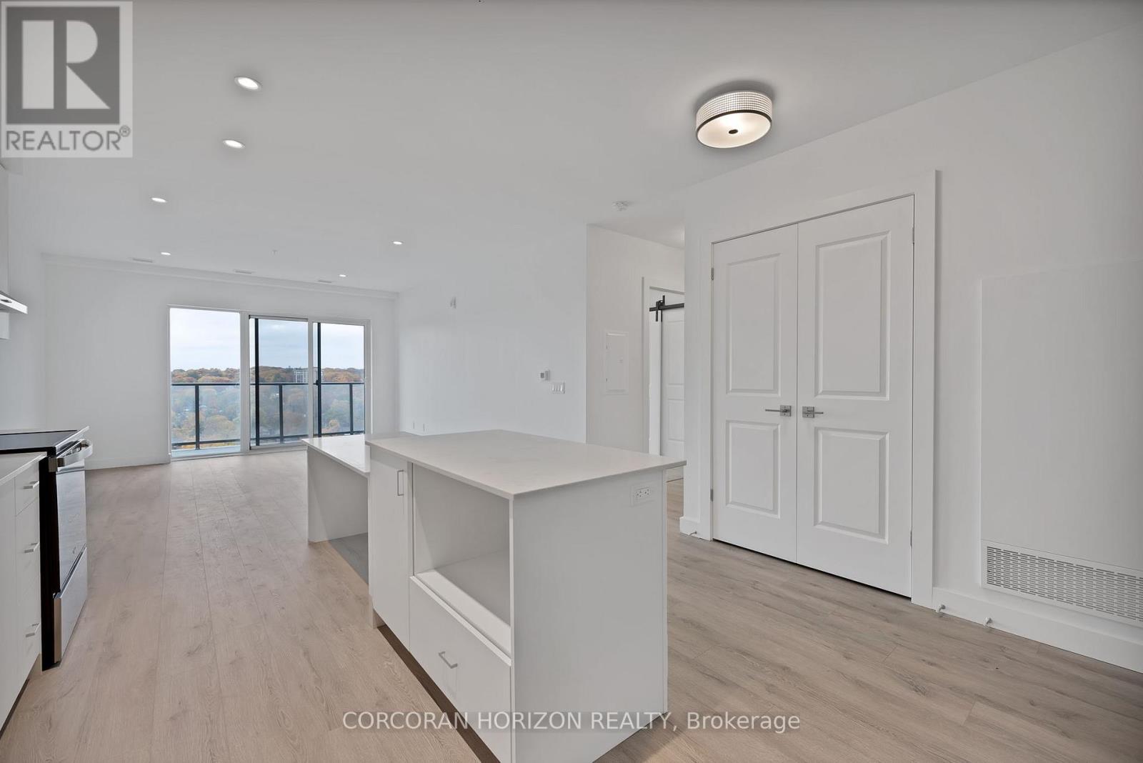 1904 - 15 Glebe Street, Cambridge, Ontario  N1S 0C3 - Photo 3 - X12718794