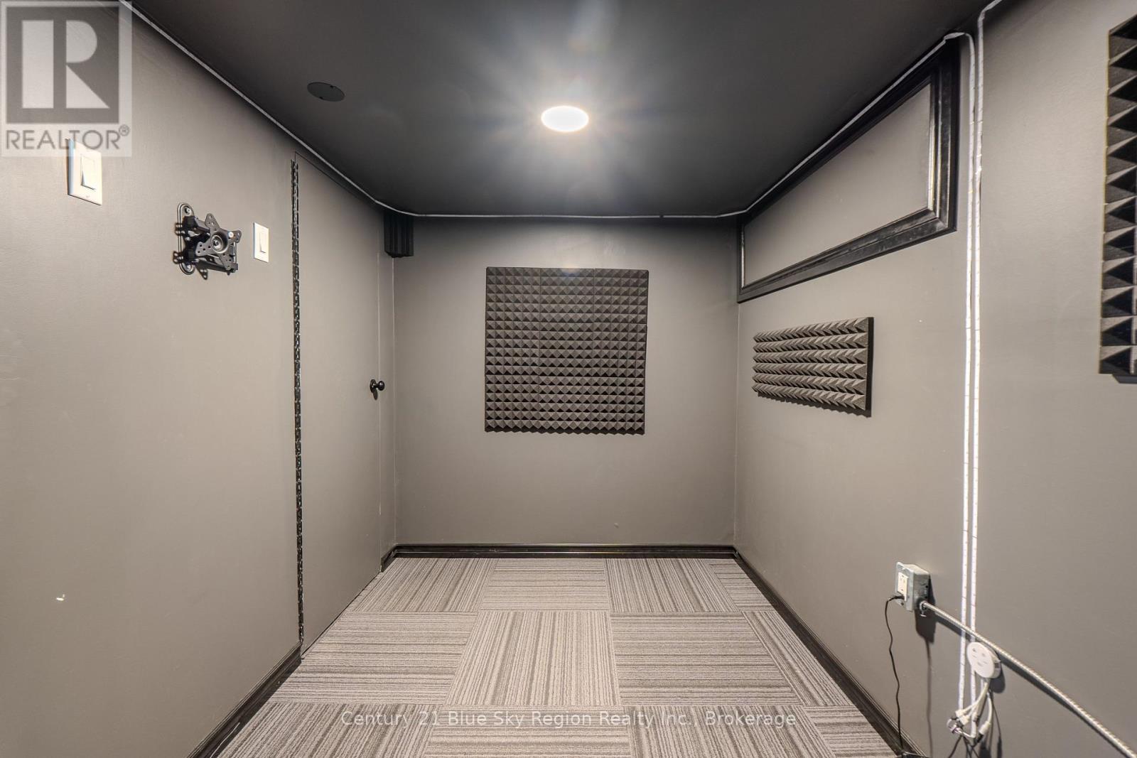 62 Strathcona Drive, North Bay, Ontario  P1A 2N1 - Photo 33 - X12537088