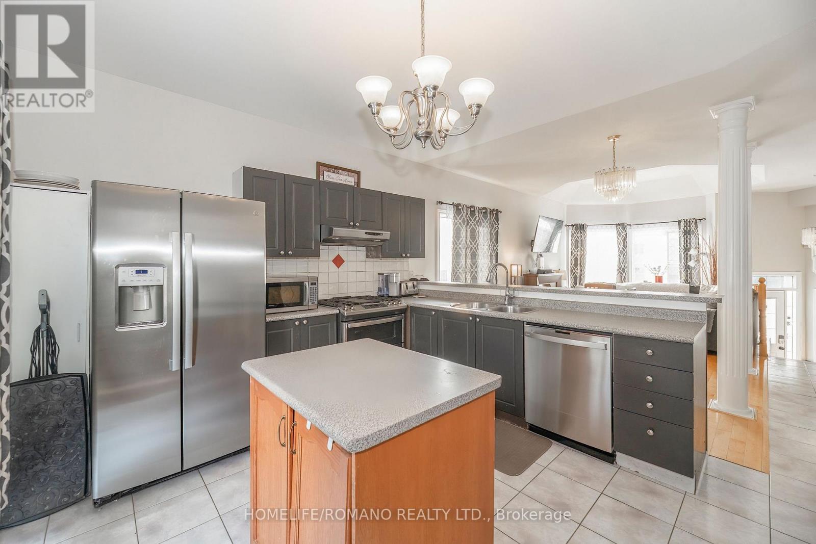 25 Bedell Crescent, Whitby, Ontario  L1R 2N8 - Photo 8 - E12718258