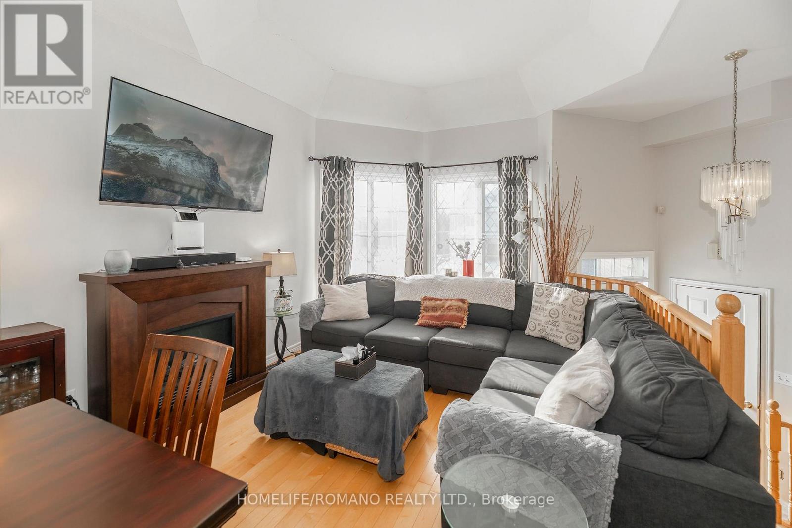 25 Bedell Crescent, Whitby, Ontario  L1R 2N8 - Photo 4 - E12718258