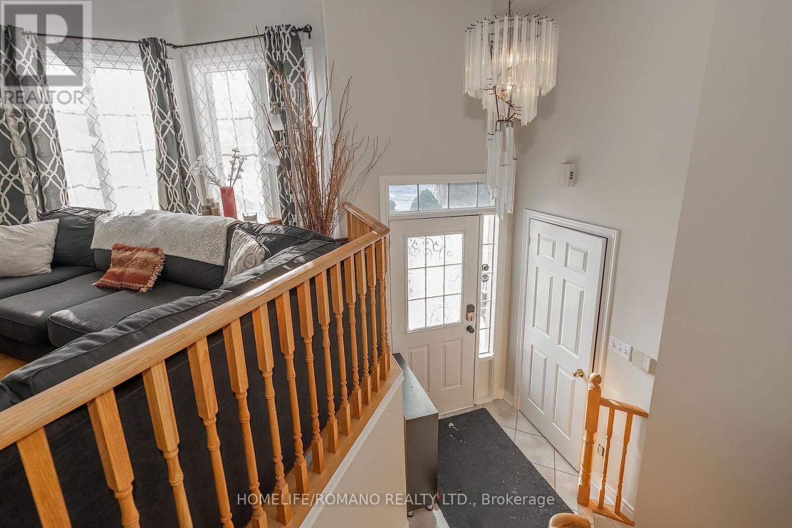 25 Bedell Crescent, Whitby, Ontario  L1R 2N8 - Photo 3 - E12718258