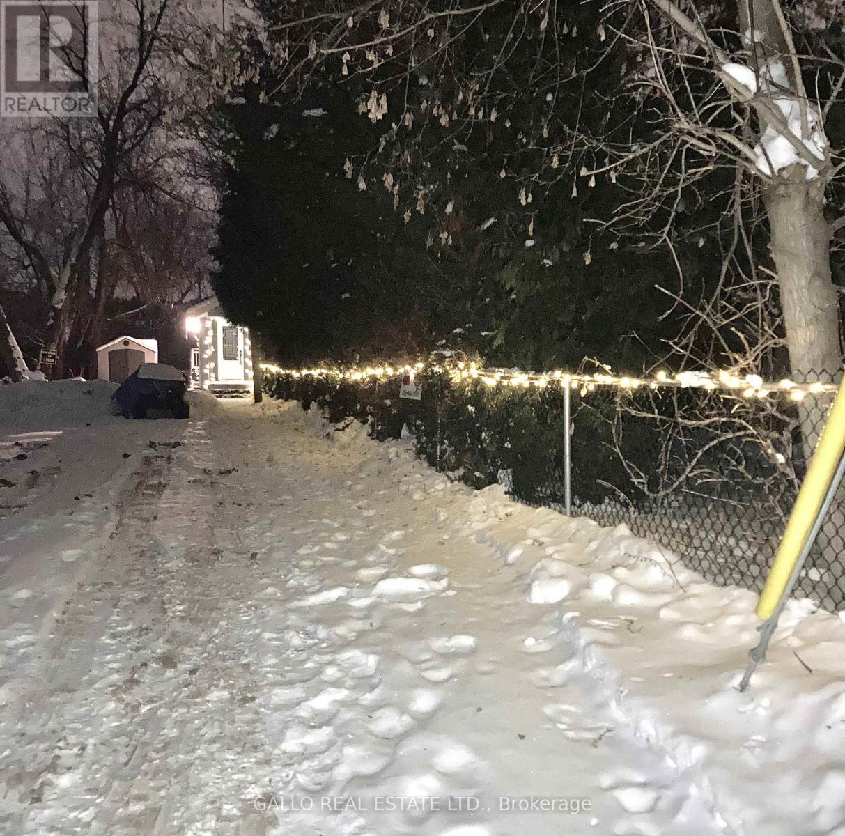 37 Windsor Drive, Whitchurch-Stouffville, Ontario  L4A 7X3 - Photo 6 - N12640390