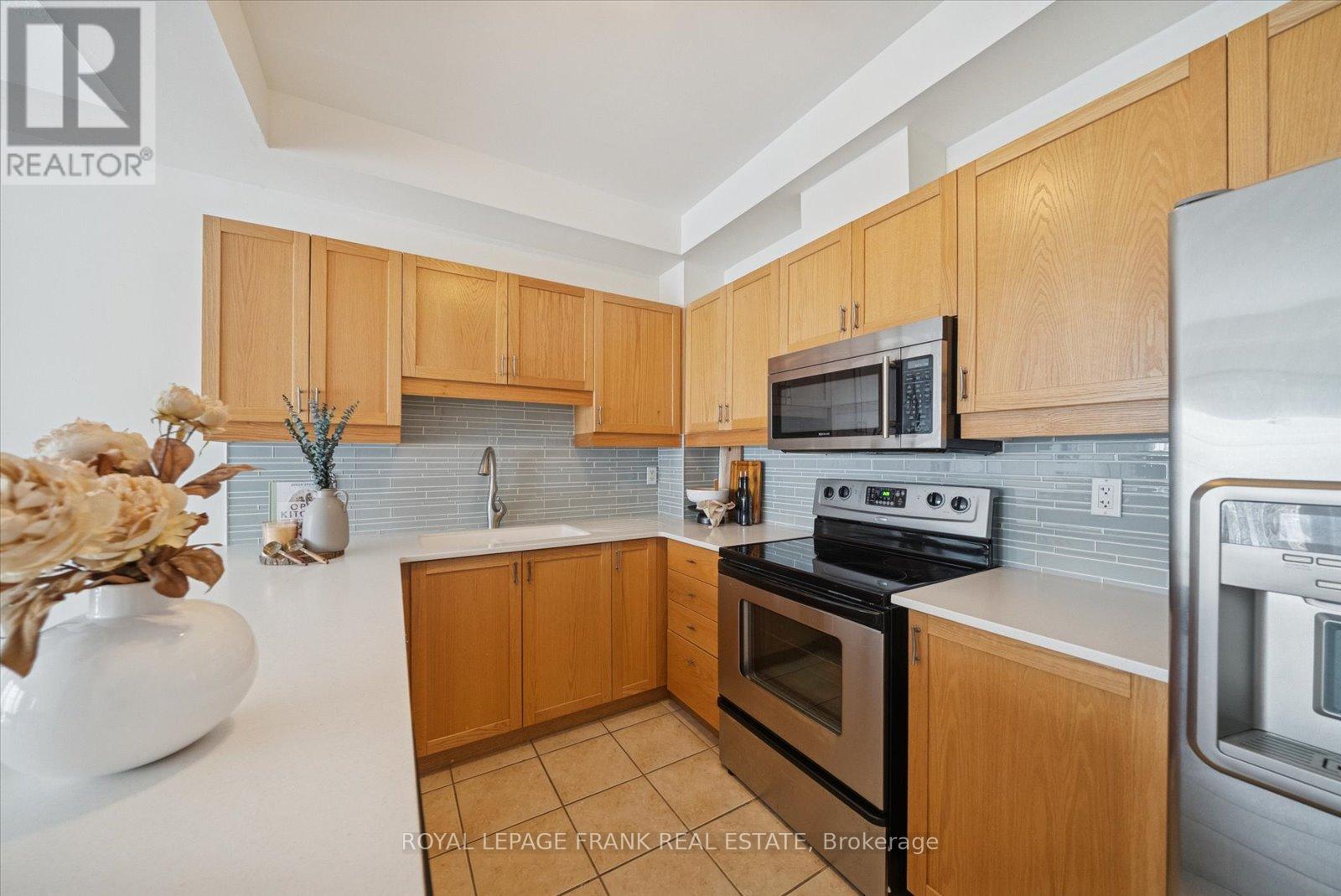 204 - 385 Lakebreeze Drive, Clarington, Ontario  L1B 0A4 - Photo 9 - E12718836