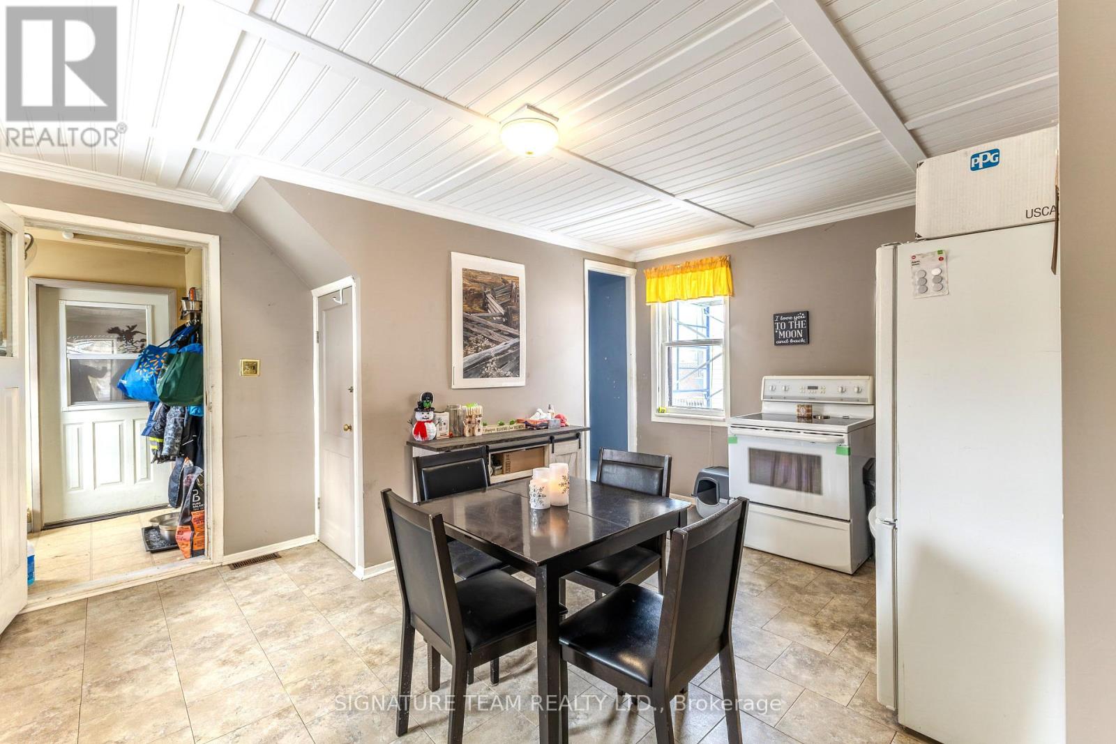 10 Meadow Street, Whitewater Region, Ontario  K0J 1K0 - Photo 2 - X12718890