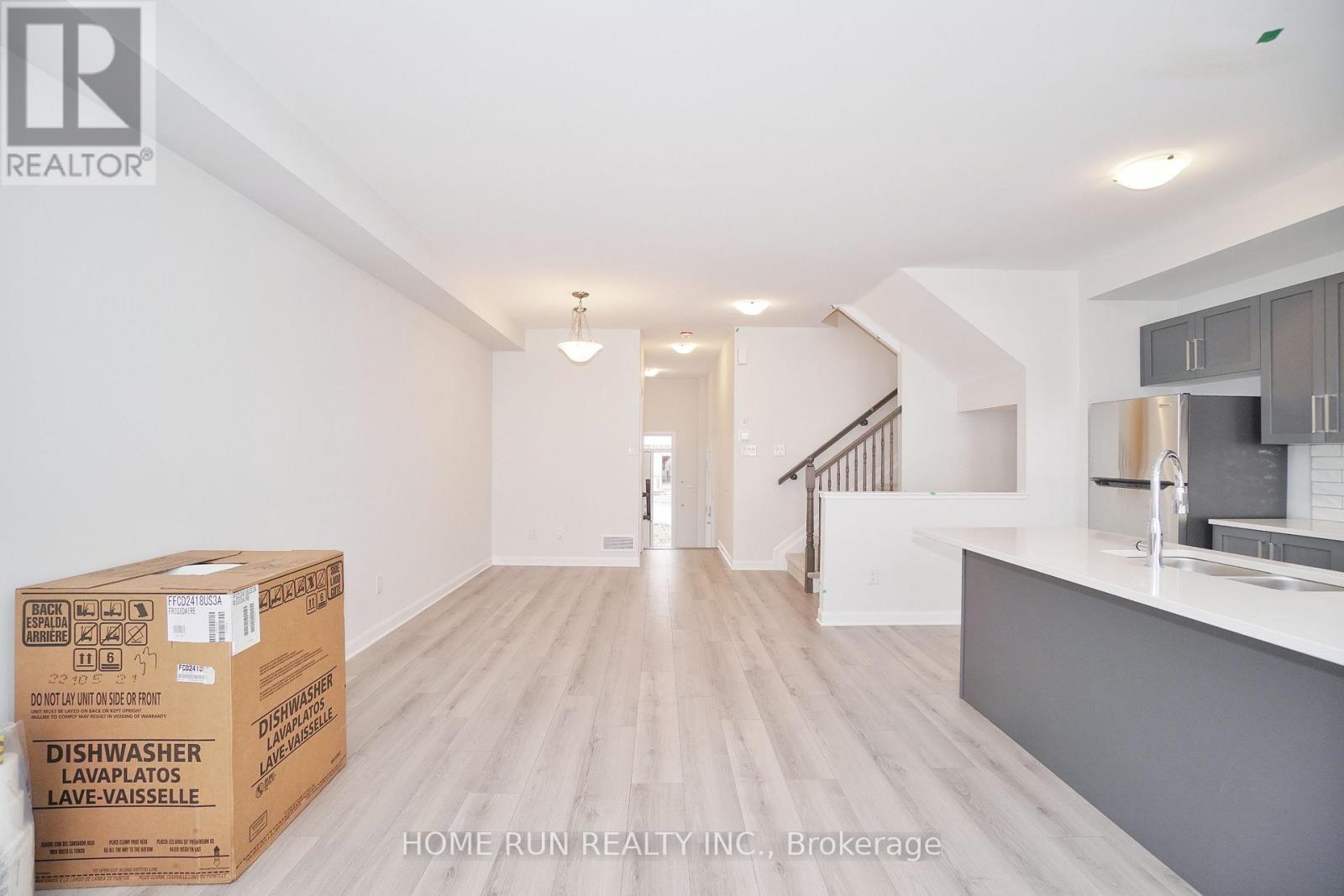 803 Everbloom Lane, Ottawa, Ontario  K2J 6Z6 - Photo 8 - X12718932