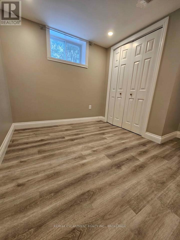 Lower - 320 East 19th Street, Hamilton, Ontario  L9A 4S8 - Photo 7 - X12718804