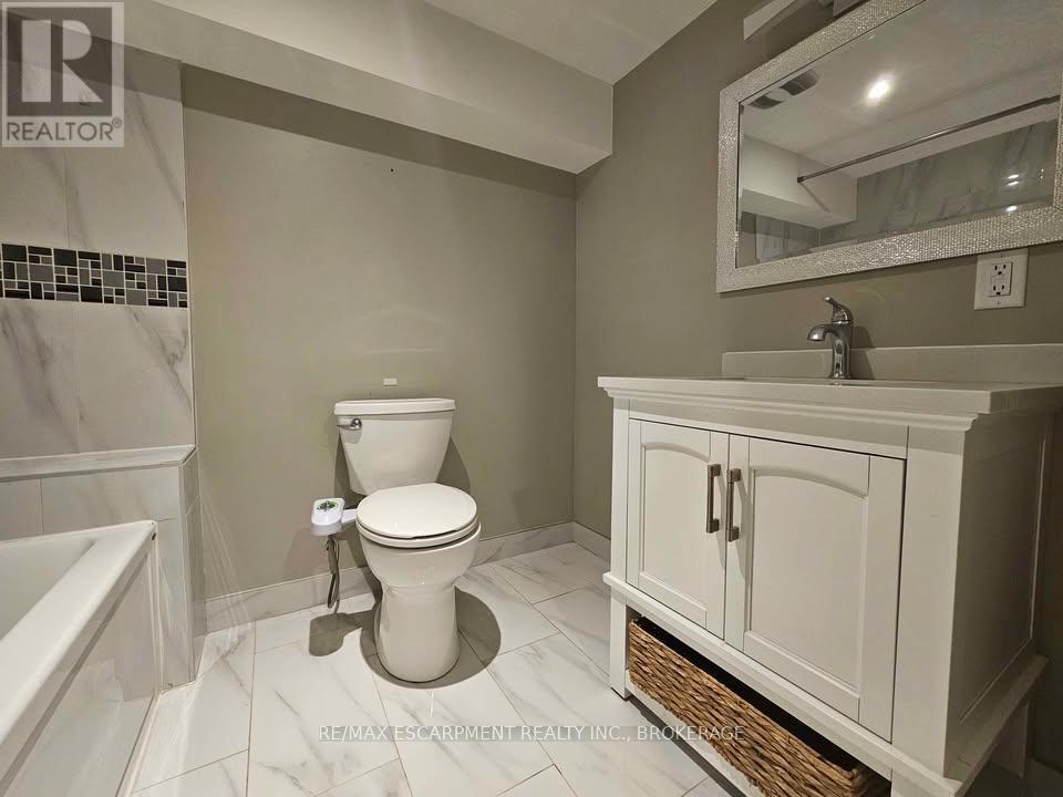 Lower - 320 East 19th Street, Hamilton, Ontario  L9A 4S8 - Photo 9 - X12718804