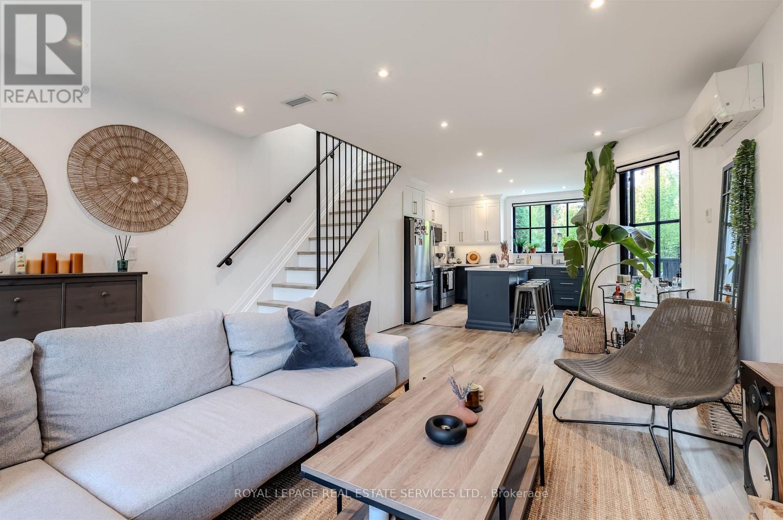 MAIN/SECOND FLOOR - 18 MILTON STREET, Toronto, Ontario