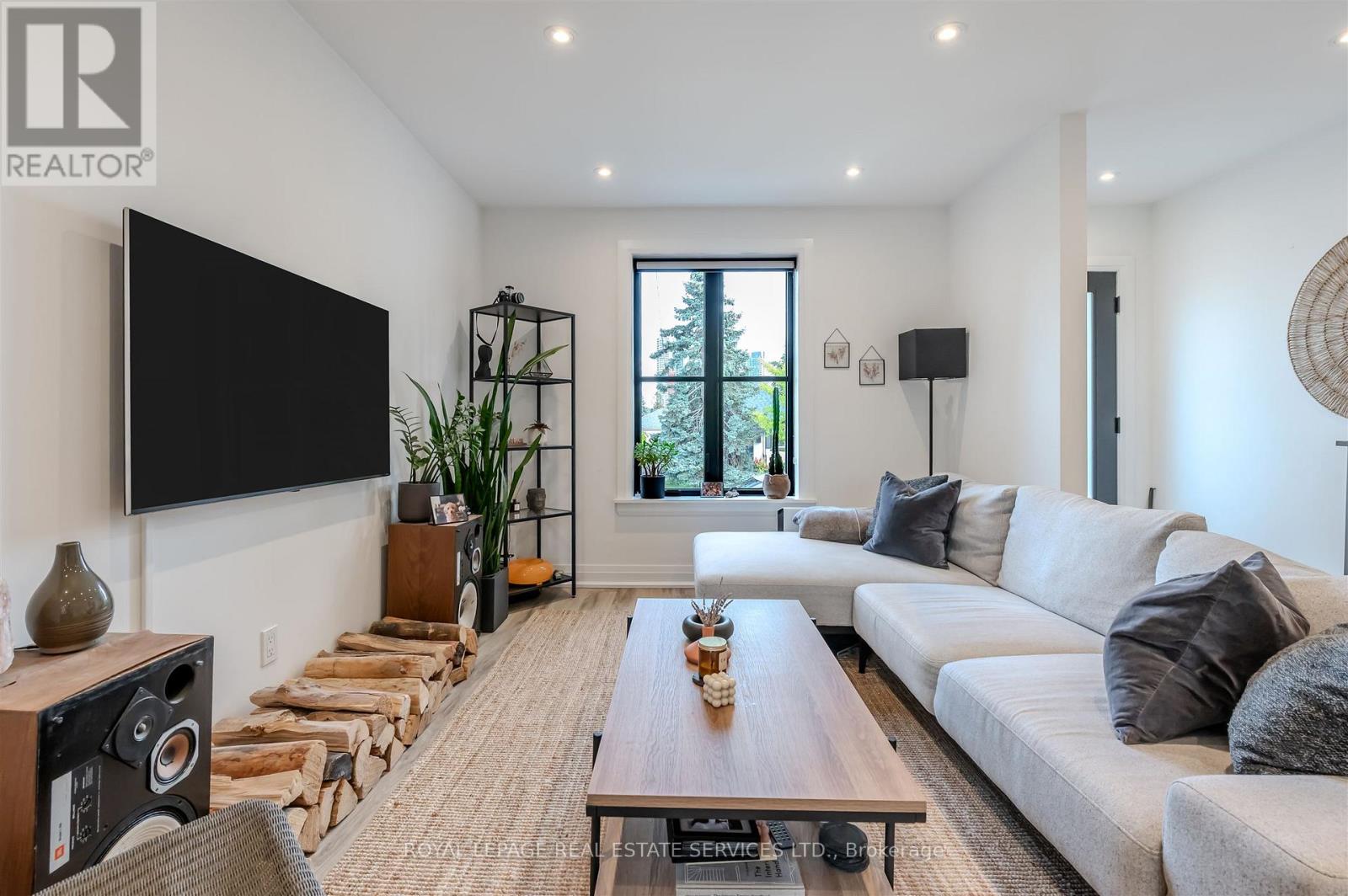 Main/second Floor - 18 Milton Street, Toronto, Ontario  M8Y 2X5 - Photo 9 - W12586576