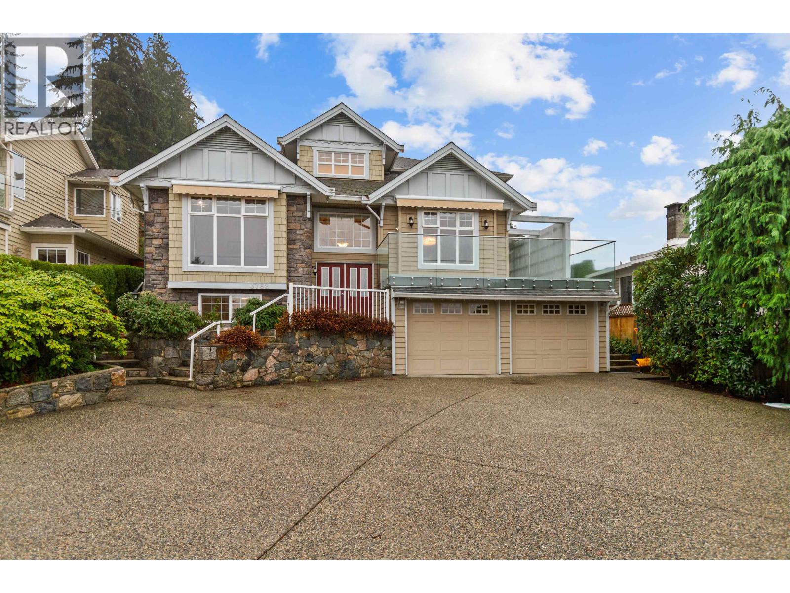 3782 LONSDALE AVENUE, North Vancouver, British Columbia