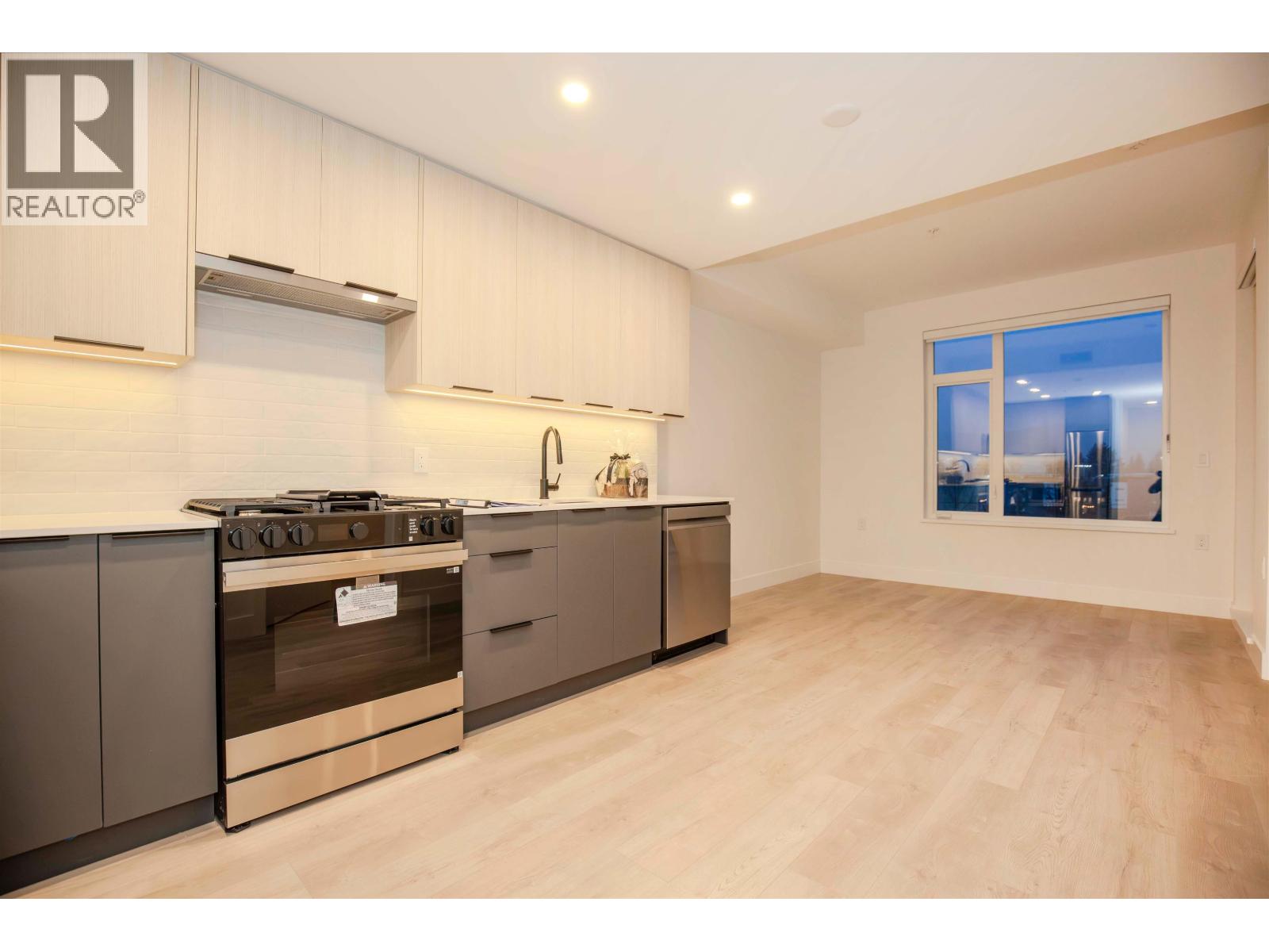 507 111 Buller Street, Port Moody, British Columbia  V3H 0P5 - Photo 1 - R3081637