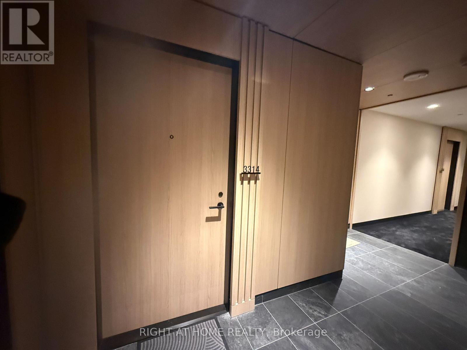 3314 - 35 Mercer Street, Toronto, Ontario  M5V 0V1 - Photo 2 - C12710324