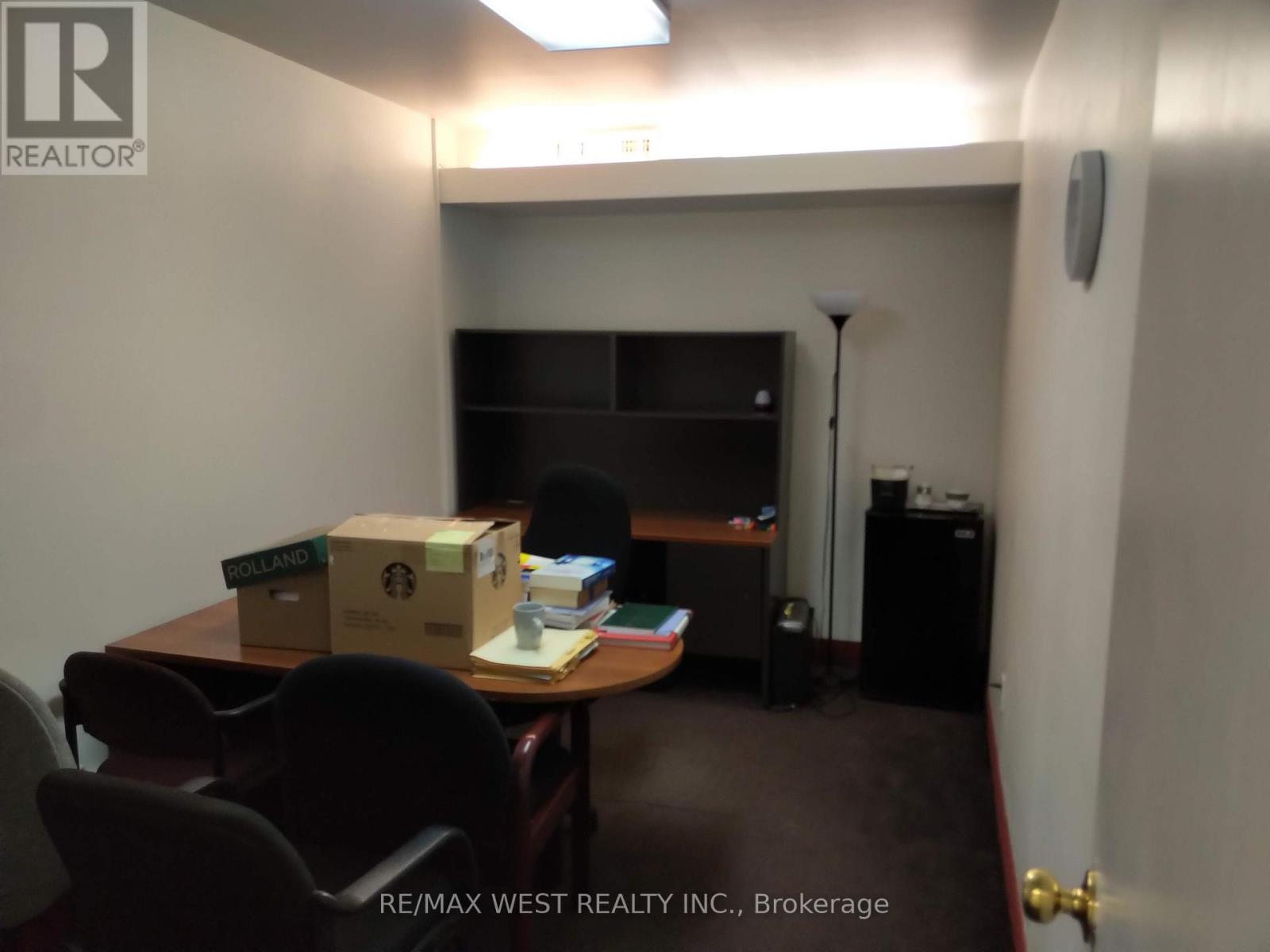 2nd Flr Se - 1015 Bloor Street W, Toronto, Ontario  M6H 1M1 - Photo 4 - C12718818