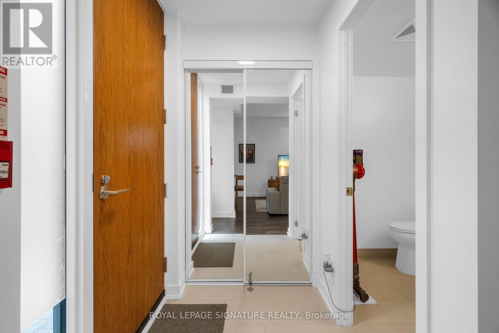 8 - 106 Varna Drive, Toronto, Ontario  M6A 0C8 - Photo 3 - C12718850