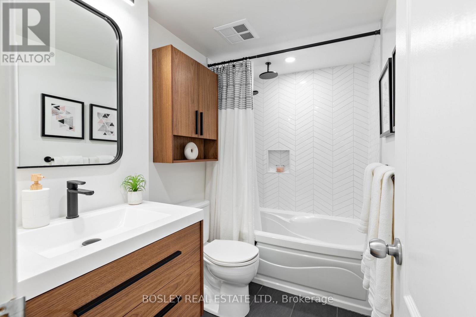 1802 - 12 Sudbury Street, Toronto, Ontario  M6J 3W7 - Photo 13 - C12718940