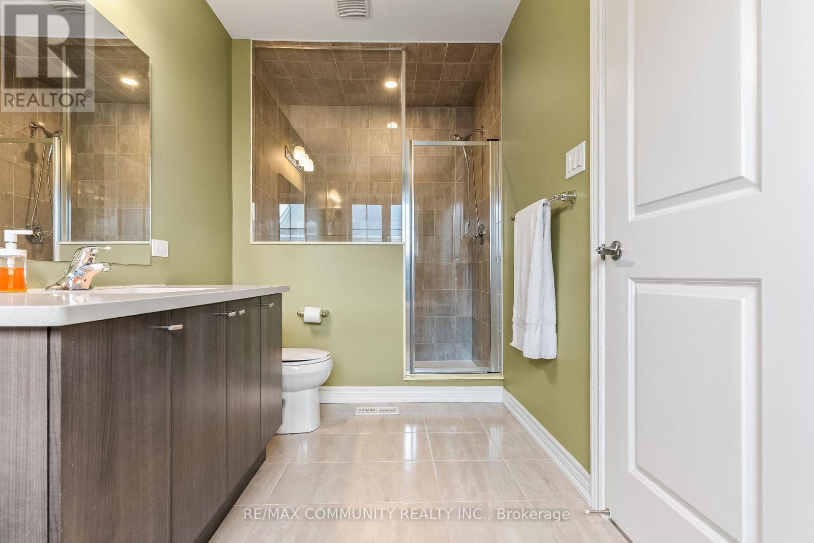 88 Littlewood Drive, Whitby, Ontario  L1P 0H4 - Photo 35 - E12718828