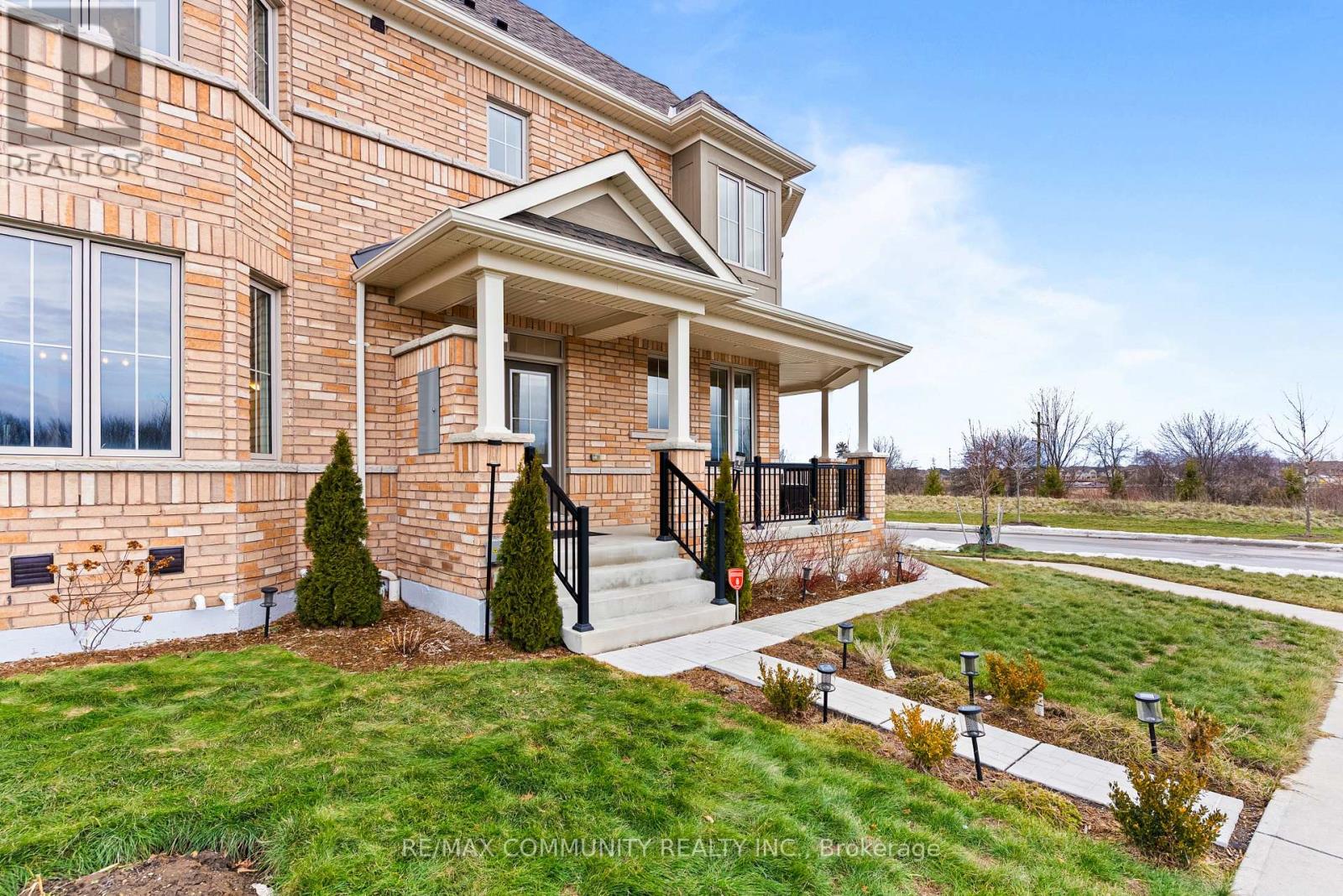 88 Littlewood Drive, Whitby, Ontario  L1P 0H4 - Photo 5 - E12718828