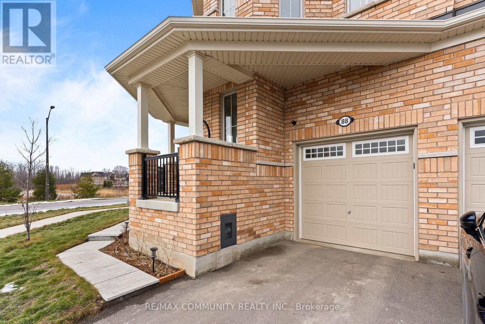 88 Littlewood Drive, Whitby, Ontario  L1P 0H4 - Photo 8 - E12718828