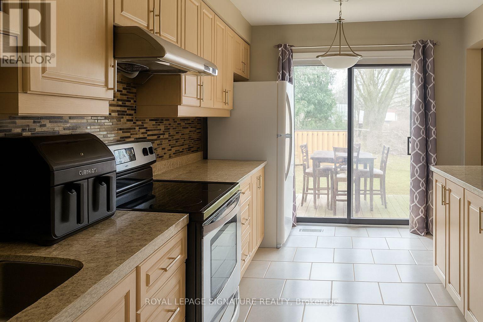 44 Parker Crescent, Ajax, Ontario L1S 3R5 - Photo 2 - E12718934