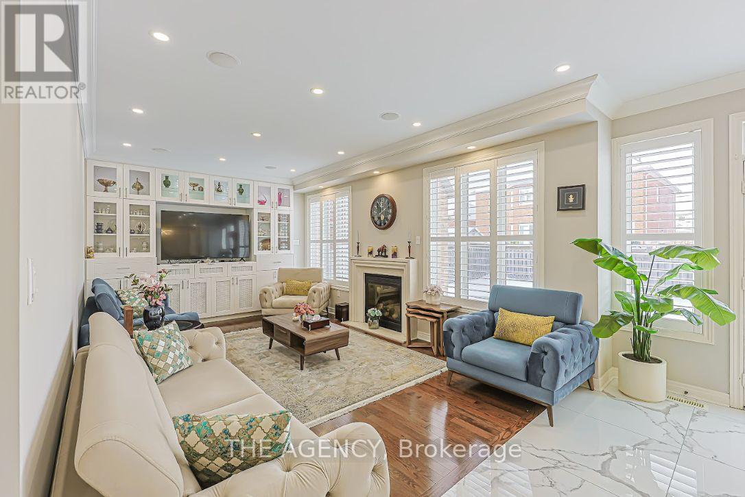 48 Tonner Crescent, Aurora, Ontario  L4G 0G6 - Photo 11 - N12718806