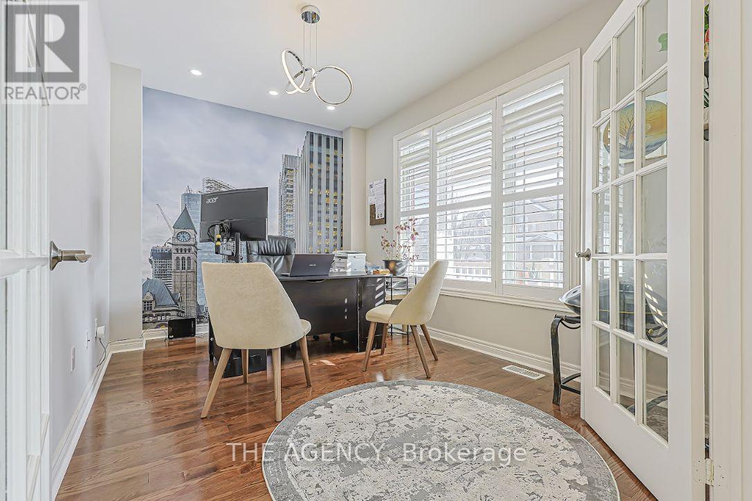 48 Tonner Crescent, Aurora, Ontario  L4G 0G6 - Photo 4 - N12718806