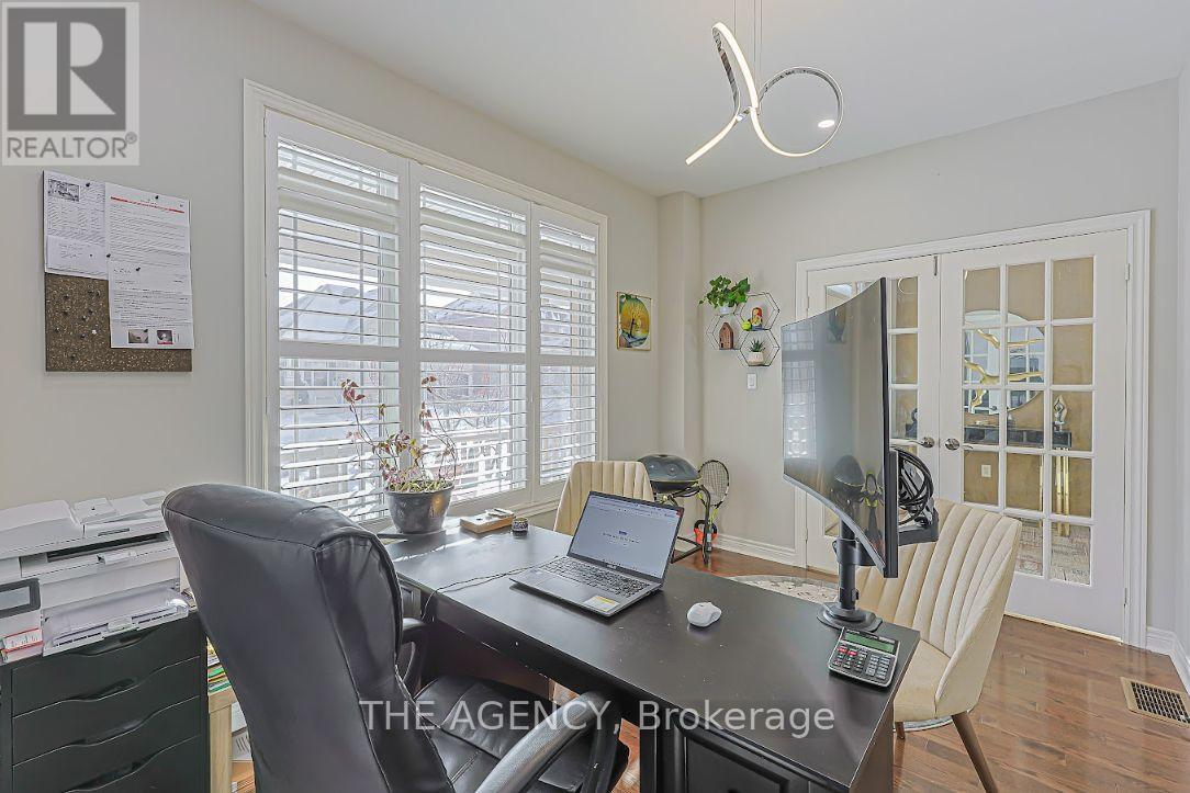 48 Tonner Crescent, Aurora, Ontario  L4G 0G6 - Photo 5 - N12718806