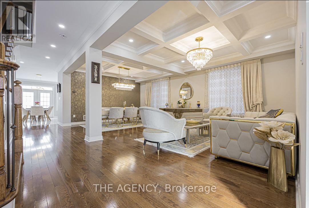 48 Tonner Crescent, Aurora, Ontario  L4G 0G6 - Photo 6 - N12718806