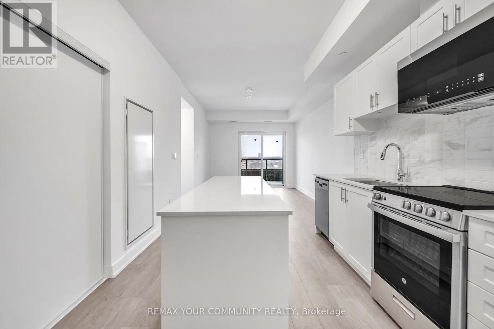 1011 - 705 Davis Drive, Newmarket, Ontario  L3Y 0J1 - Photo 12 - N12718808