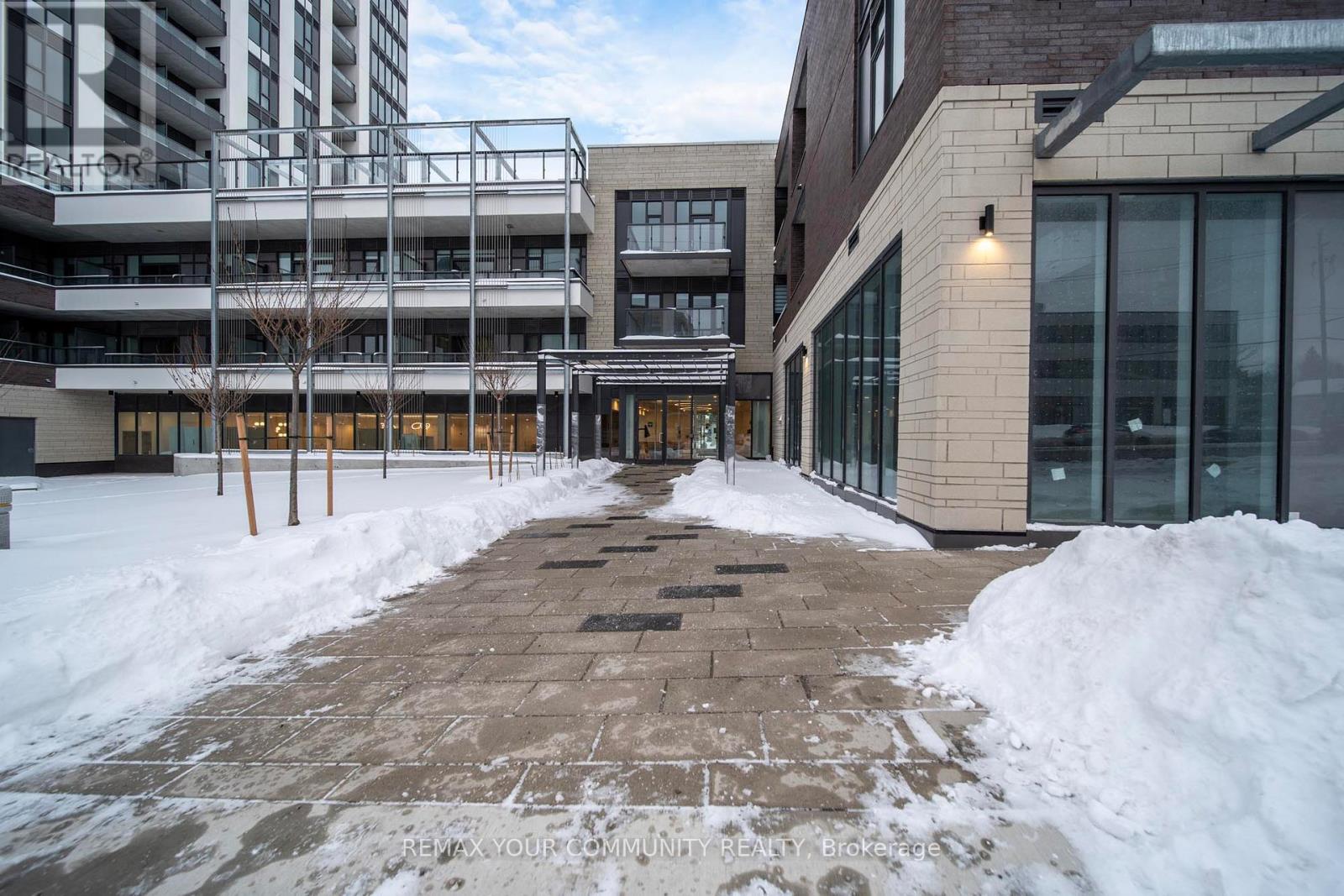 1011 - 705 Davis Drive, Newmarket, Ontario  L3Y 0J1 - Photo 2 - N12718808