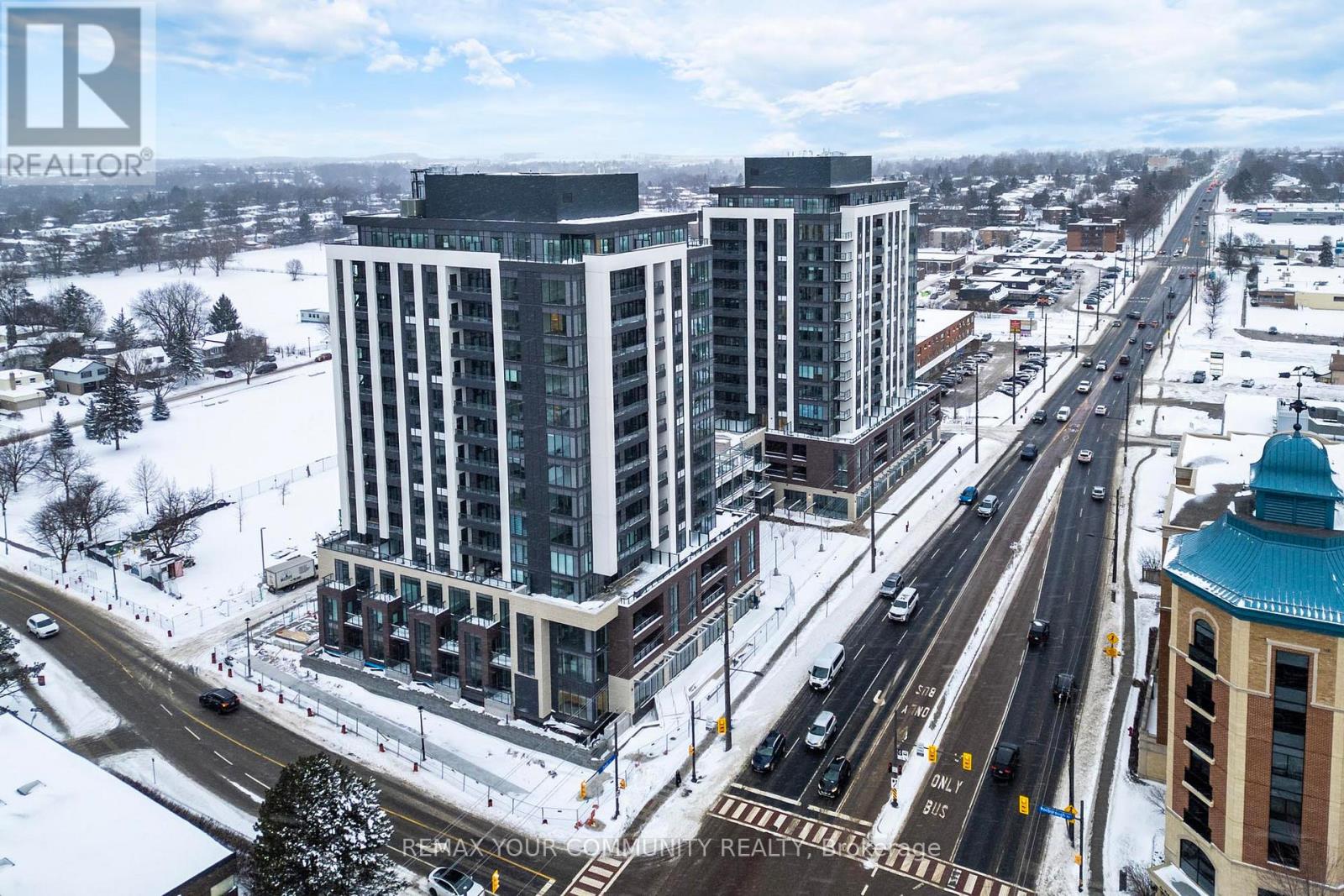 1011 - 705 Davis Drive, Newmarket, Ontario  L3Y 0J1 - Photo 6 - N12718808