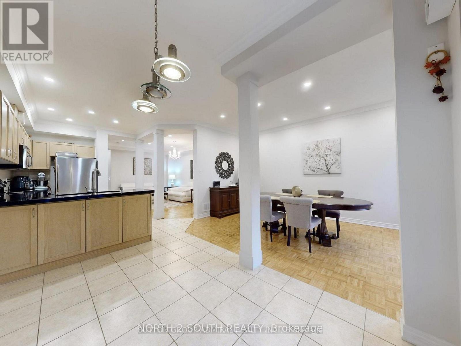 212 Lauderdale Drive, Vaughan, Ontario  L6A 0S4 - Photo 10 - N12718898