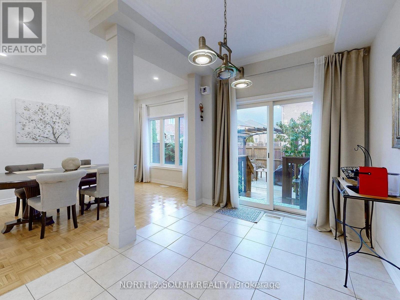 212 Lauderdale Drive, Vaughan, Ontario  L6A 0S4 - Photo 11 - N12718898