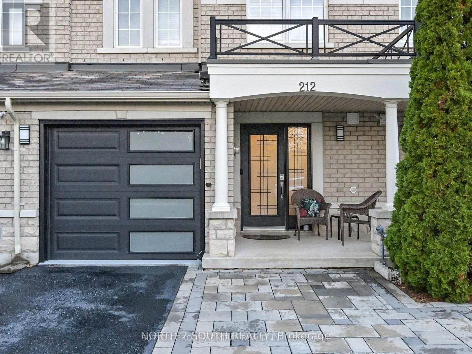 212 Lauderdale Drive, Vaughan, Ontario  L6A 0S4 - Photo 2 - N12718898