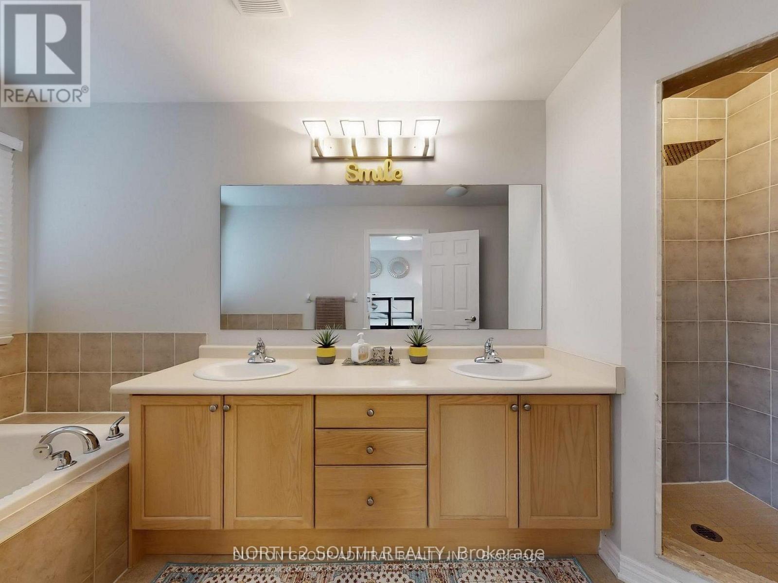 212 Lauderdale Drive, Vaughan, Ontario  L6A 0S4 - Photo 20 - N12718898