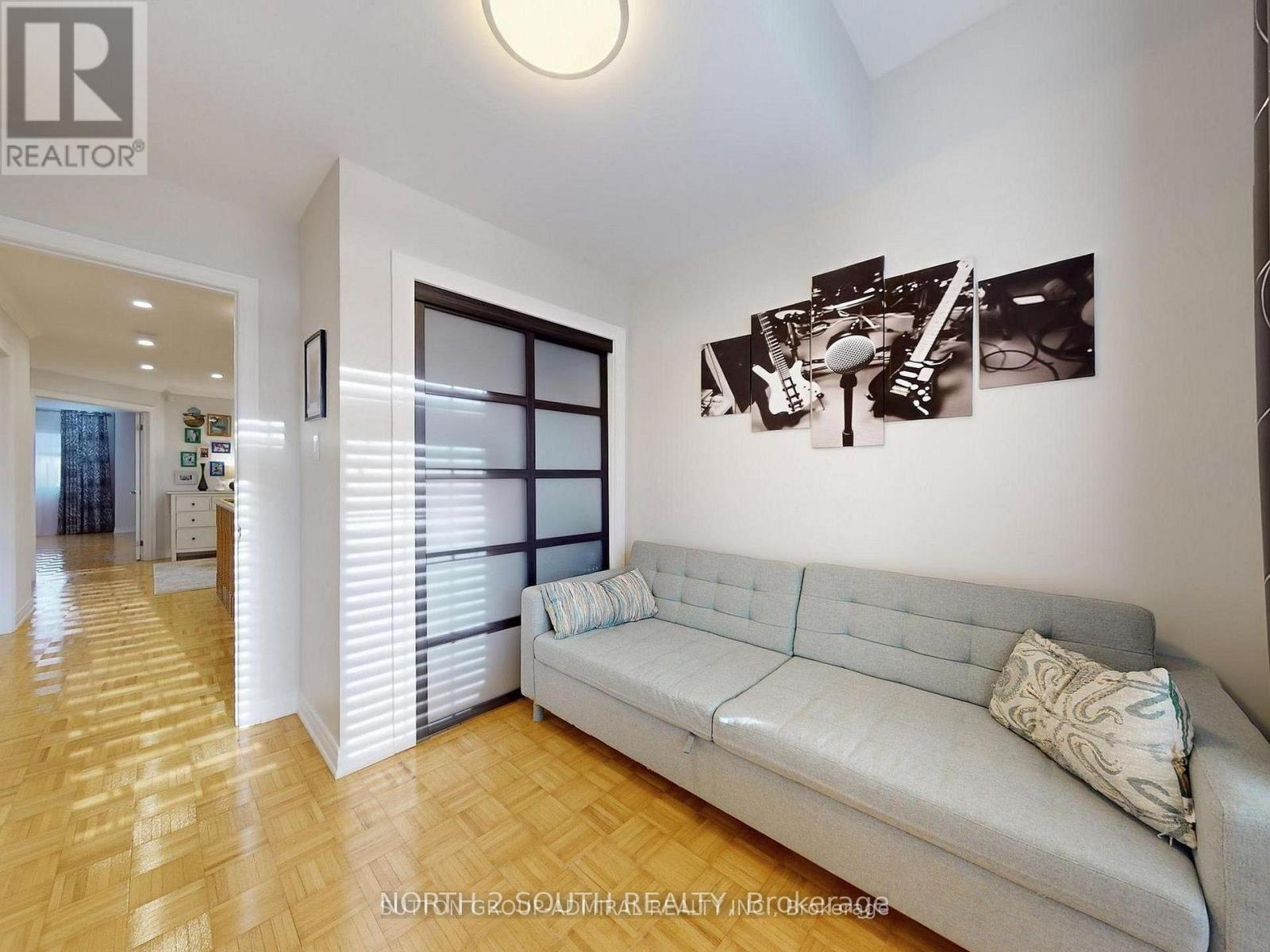 212 Lauderdale Drive, Vaughan, Ontario  L6A 0S4 - Photo 23 - N12718898