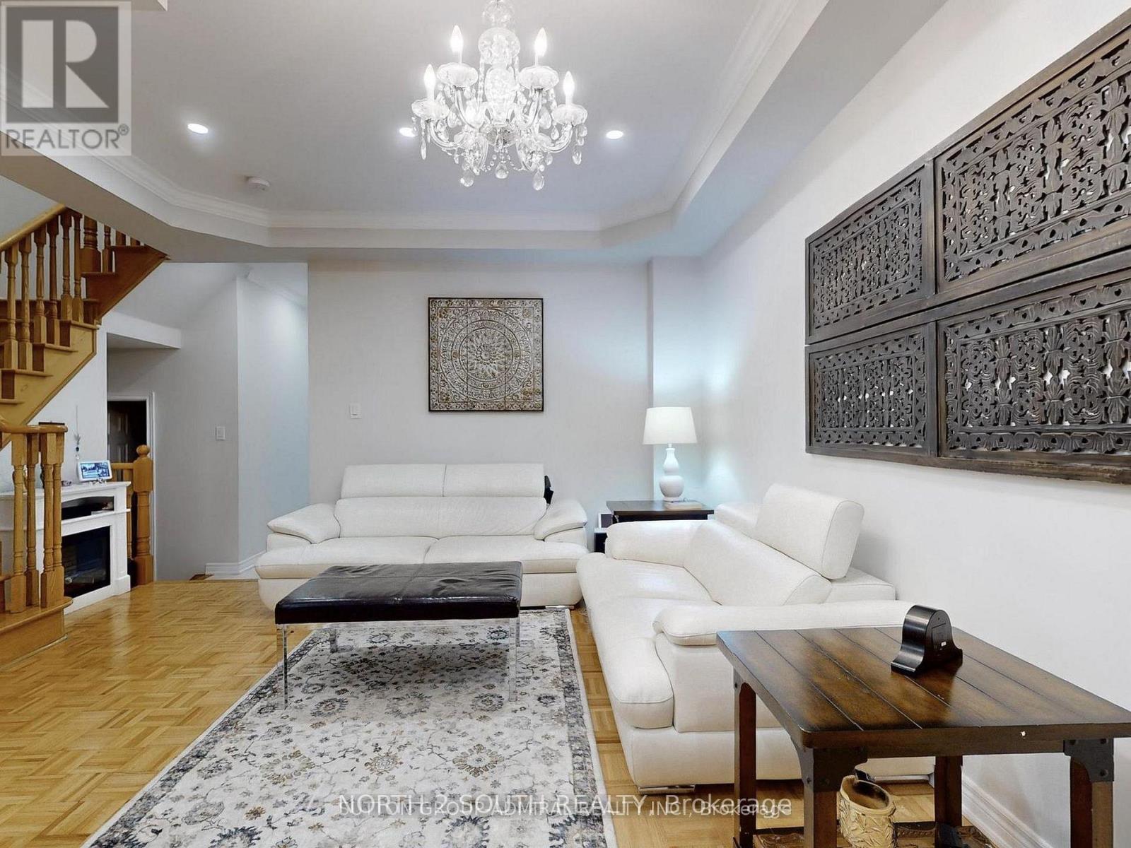 212 Lauderdale Drive, Vaughan, Ontario  L6A 0S4 - Photo 4 - N12718898