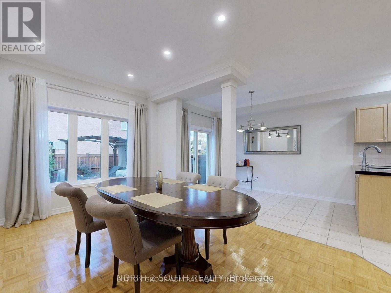 212 Lauderdale Drive, Vaughan, Ontario  L6A 0S4 - Photo 7 - N12718898