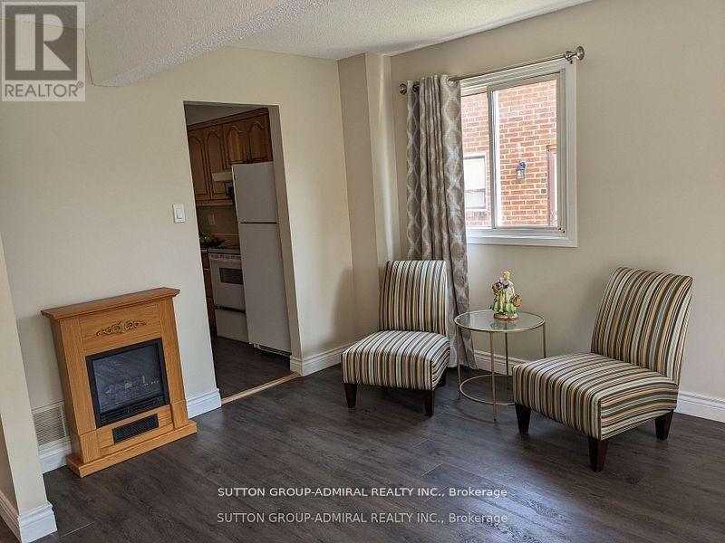 47 Riviera Drive, Vaughan, Ontario  L4K 2H9 - Photo 9 - N12718930