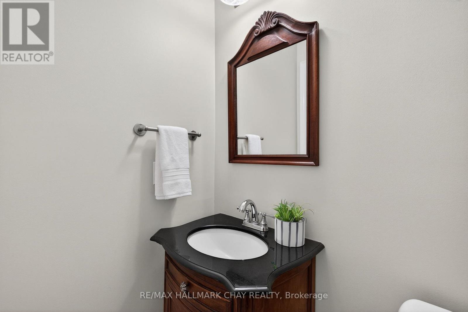 75 Smith Street, Bradford West Gwillimbury, Ontario  L3Z 3E3 - Photo 19 - N12718942