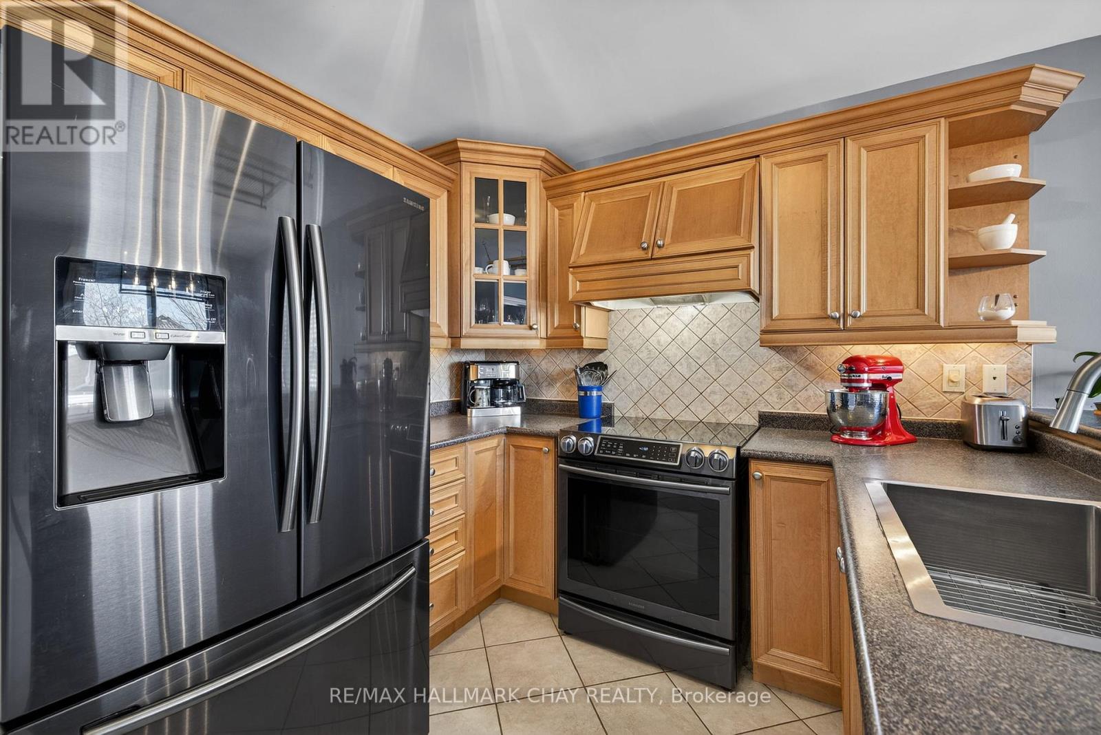 75 Smith Street, Bradford West Gwillimbury, Ontario  L3Z 3E3 - Photo 7 - N12718942