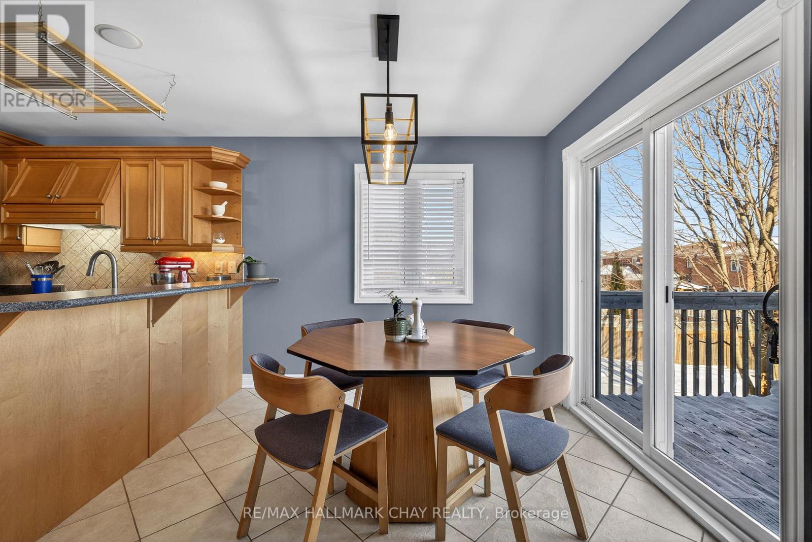 75 Smith Street, Bradford West Gwillimbury, Ontario  L3Z 3E3 - Photo 9 - N12718942