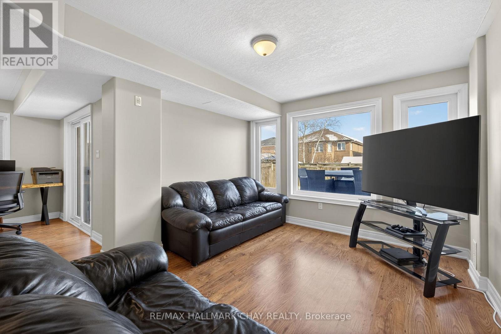 75 Smith Street, Bradford West Gwillimbury, Ontario  L3Z 3E3 - Photo 36 - N12718942