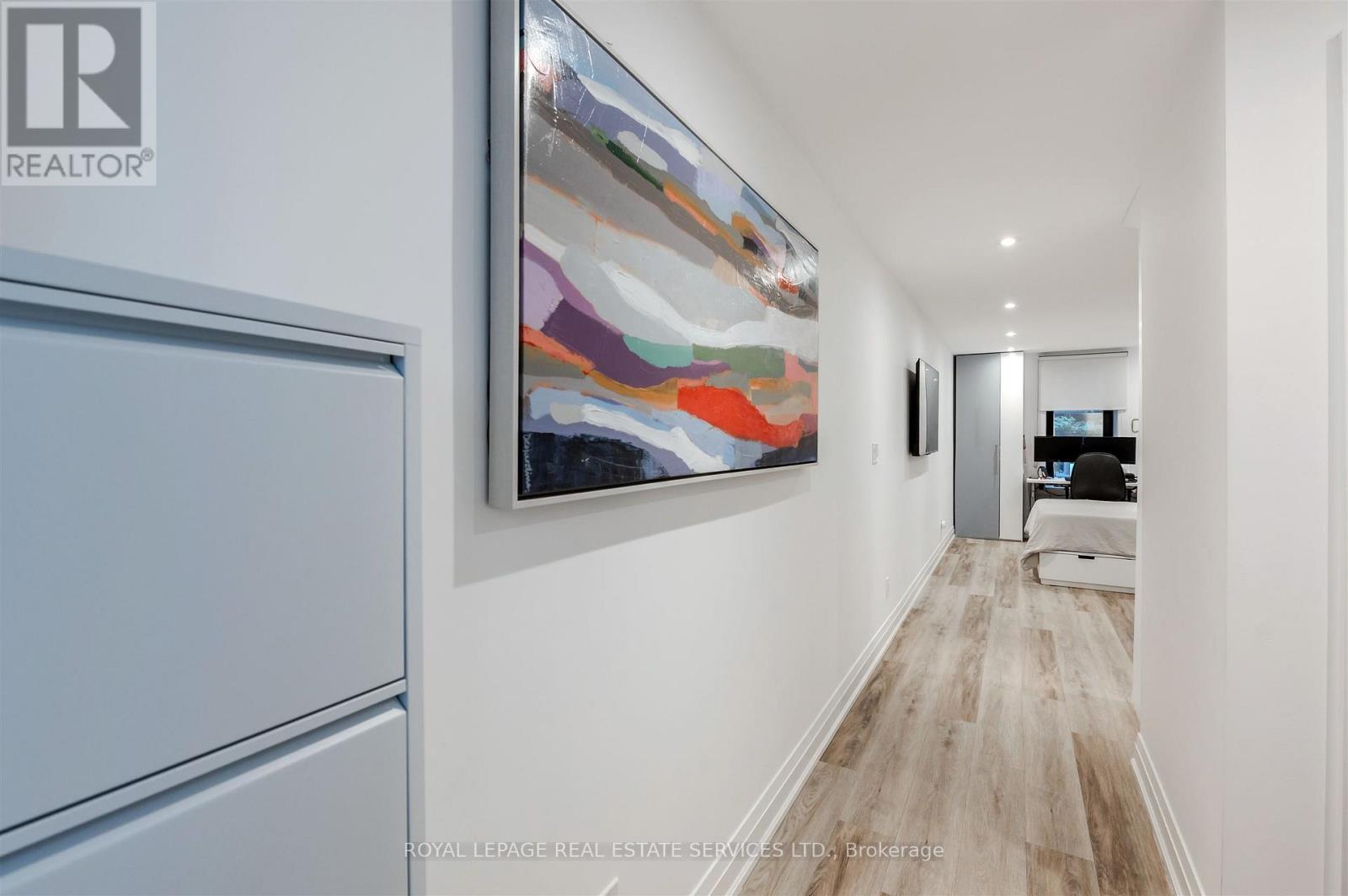 Lower Level - 18 Milton Street, Toronto, Ontario  M8Y 2X5 - Photo 4 - W12586580