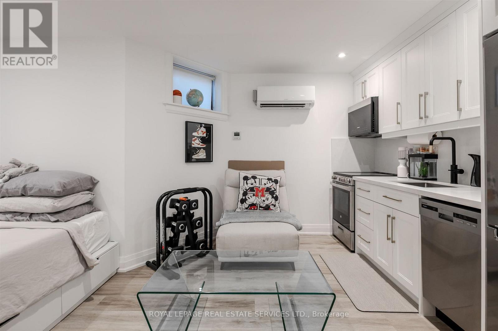 Lower Level - 18 Milton Street, Toronto, Ontario  M8Y 2X5 - Photo 6 - W12586580