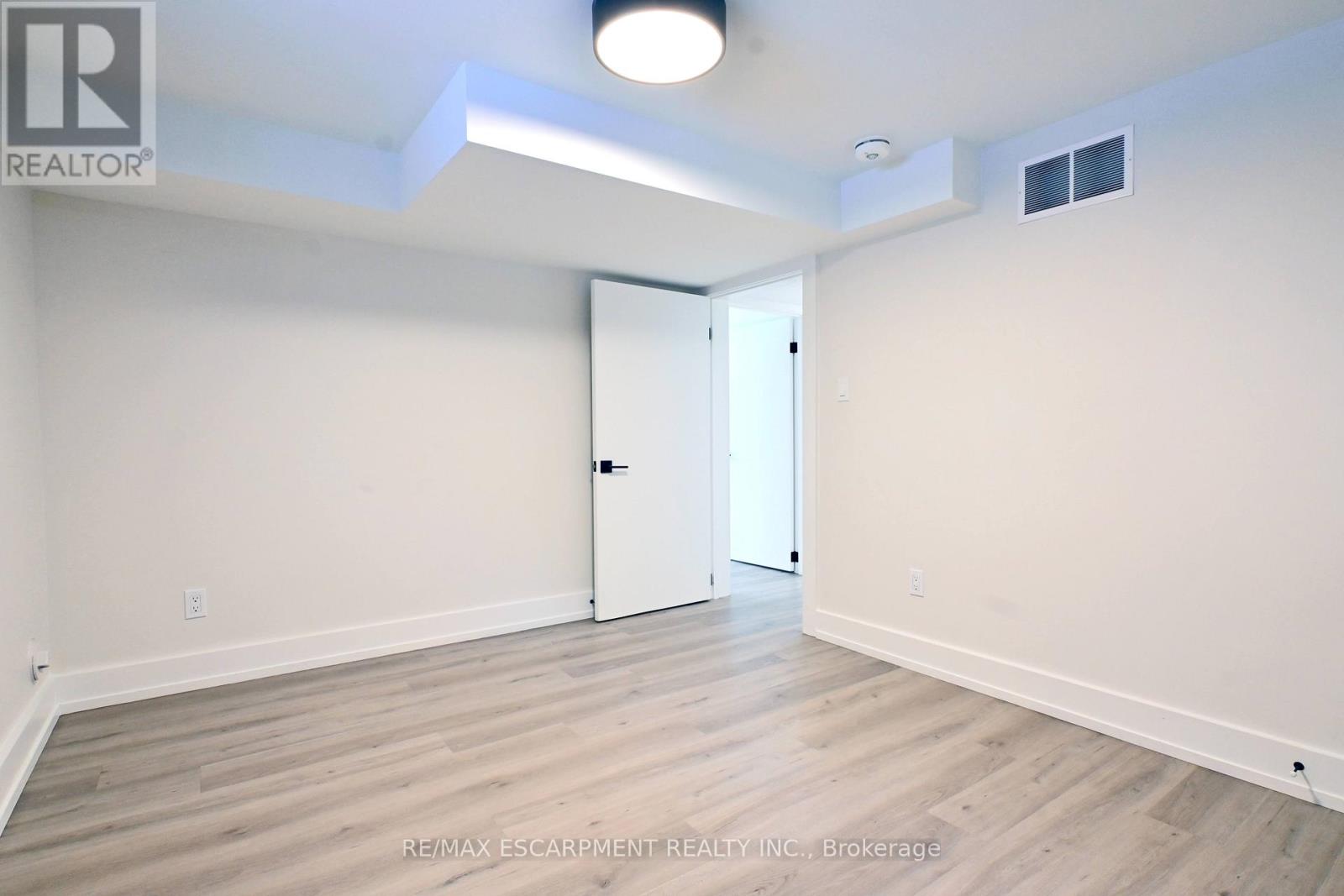 Lower - 664 Hiawatha Boulevard, Hamilton, Ontario  L9G 3A5 - Photo 22 - X12634958