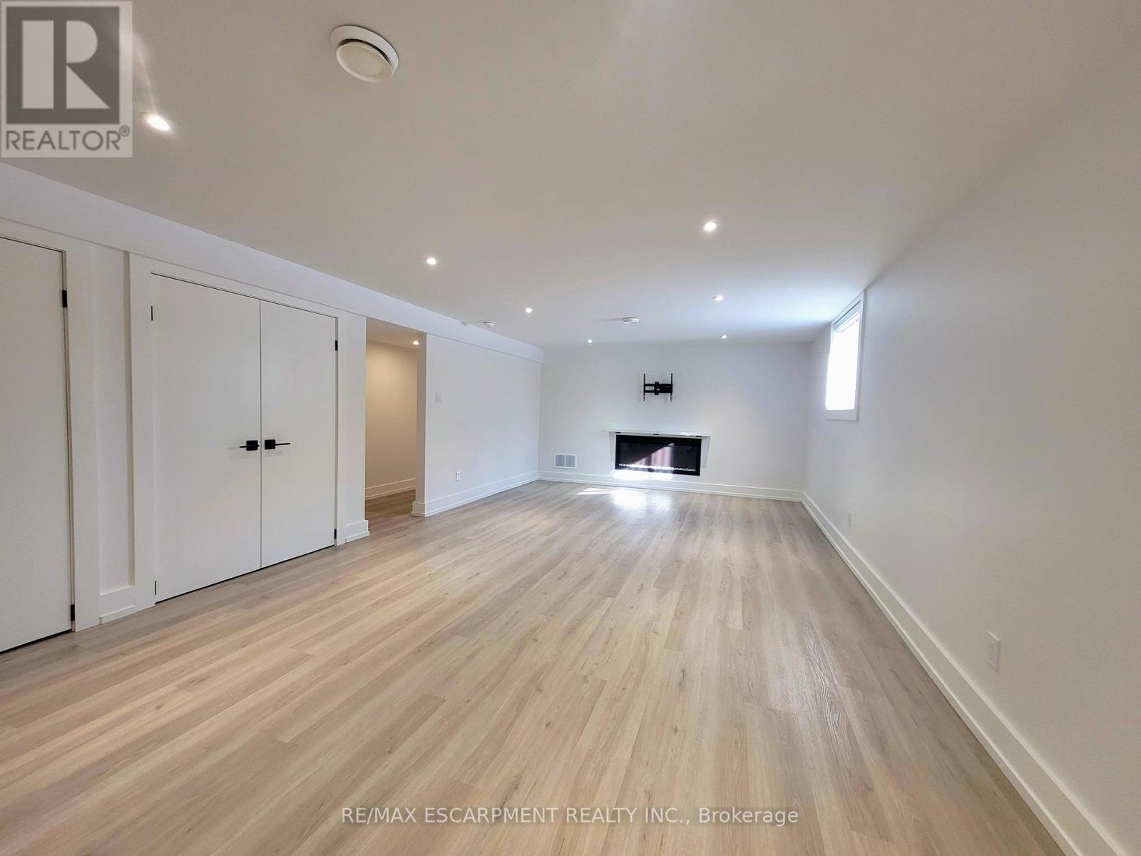 Lower - 664 Hiawatha Boulevard, Hamilton, Ontario  L9G 3A5 - Photo 4 - X12634958