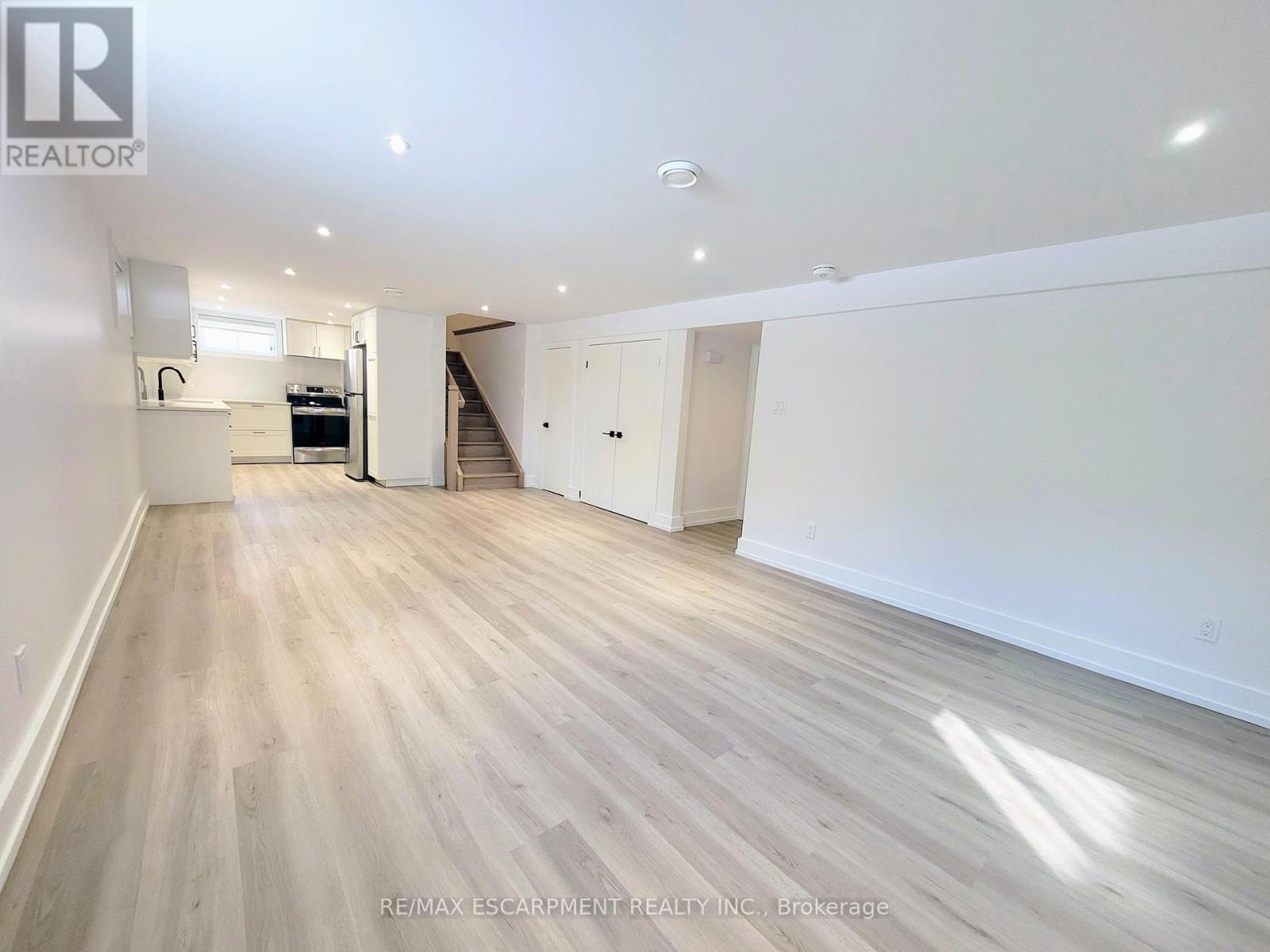 Lower - 664 Hiawatha Boulevard, Hamilton, Ontario  L9G 3A5 - Photo 7 - X12634958